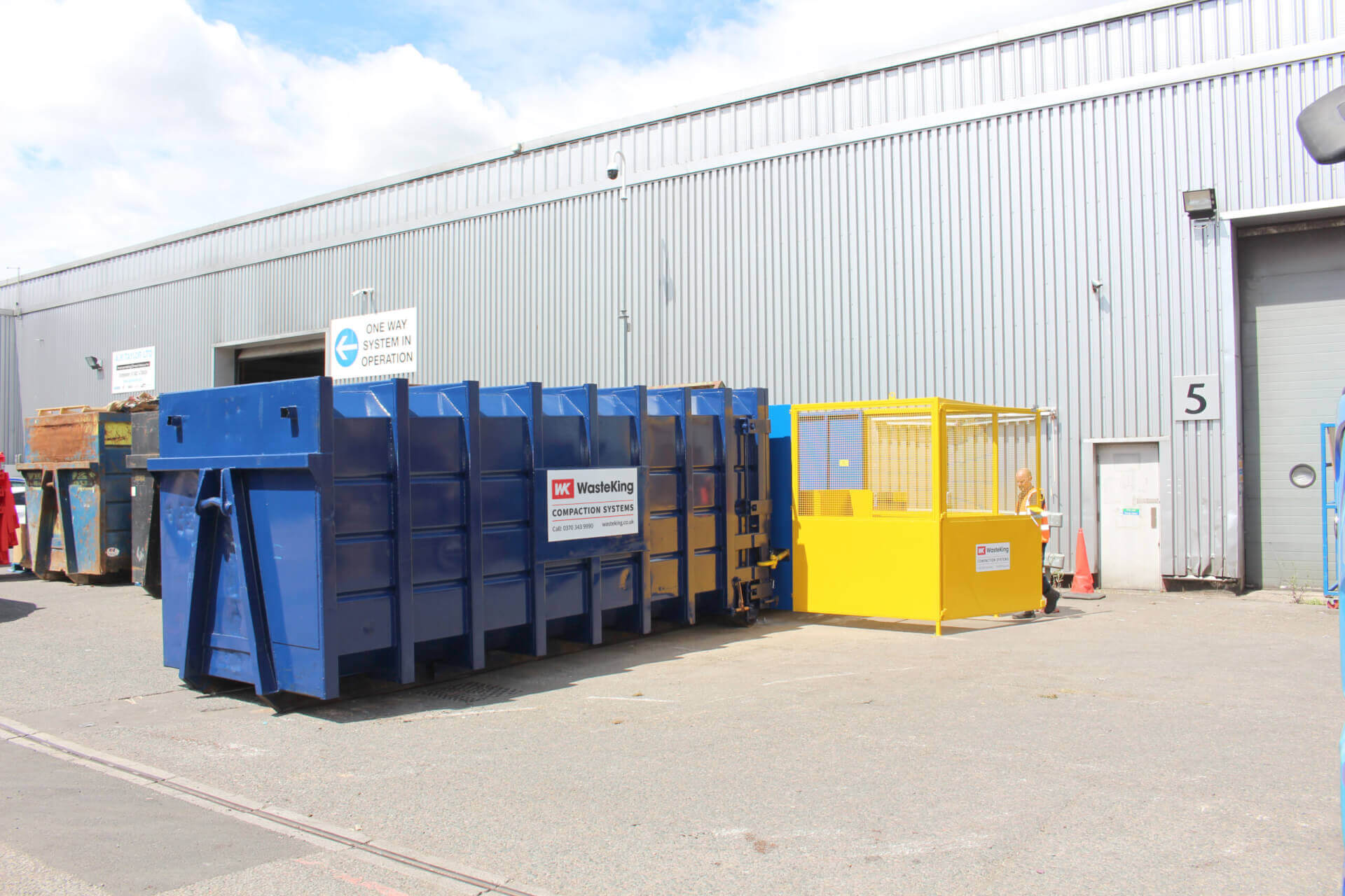 Compactor-Waste-King-2020-scaled